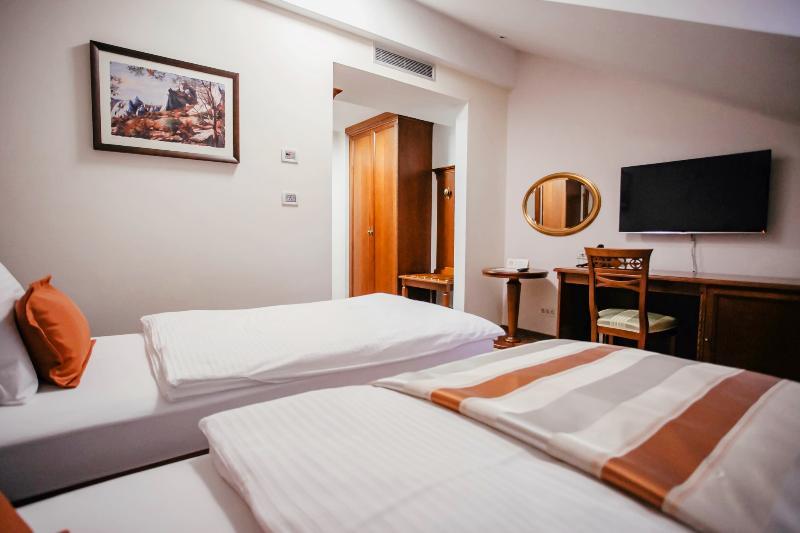 Hotel Stara Lika Ґоспич Екстер'єр фото